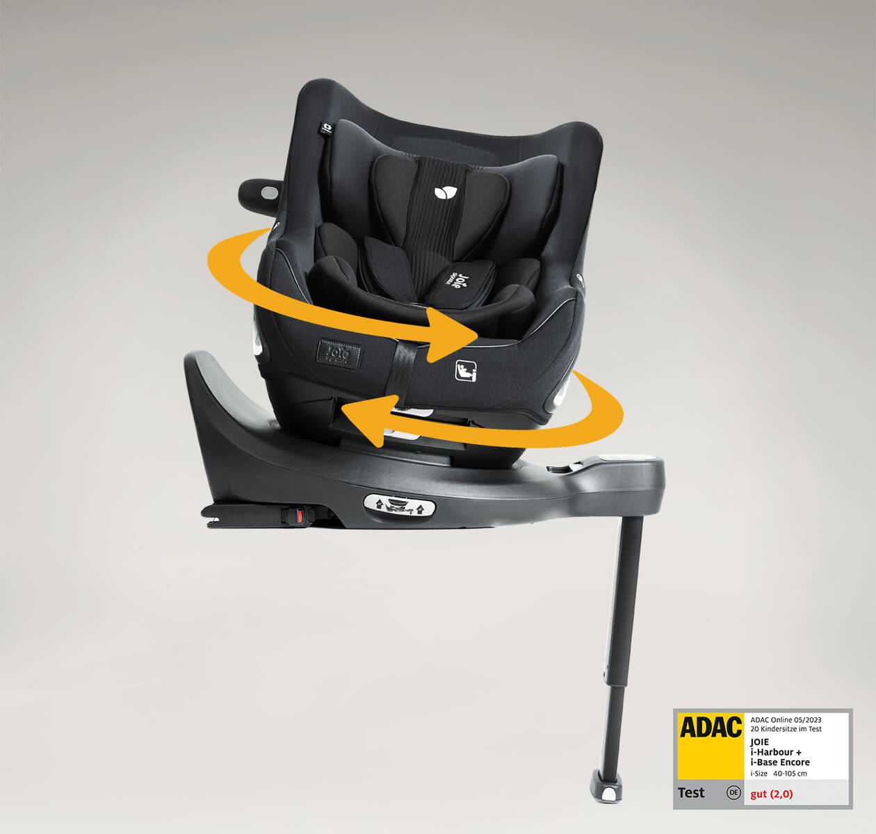 Ansicht von schräg vorne des drehbaren Kindersitzes i-Harbor und der i-Base Encore in der Farbe „Eclipse Black“ von Joie Signature.
