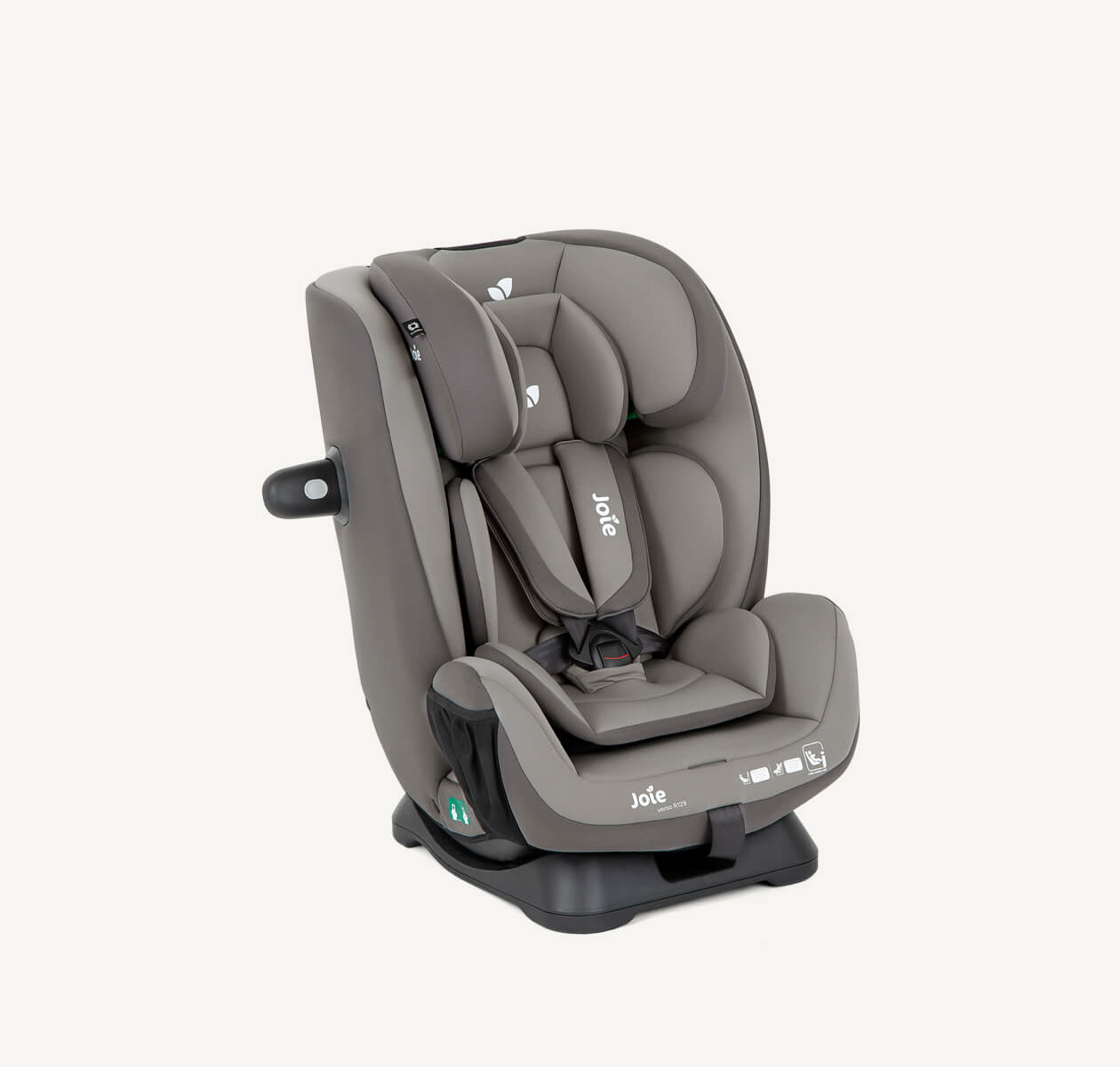 Silla de coche Joie Verso R129 gris bicolor con el arnés de 5 puntos y el reductor para bebés, de perfil hacia la derecha. 
