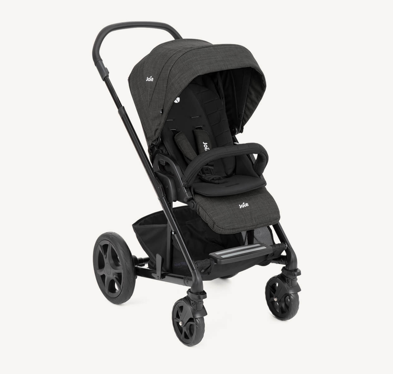  The Joie Chrome DLX pram in black at an angle facing to the right.