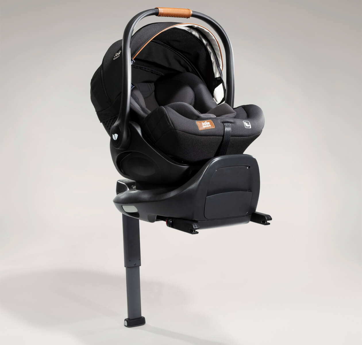  I level recline in eclipse black facing a right angle on the I base encore.