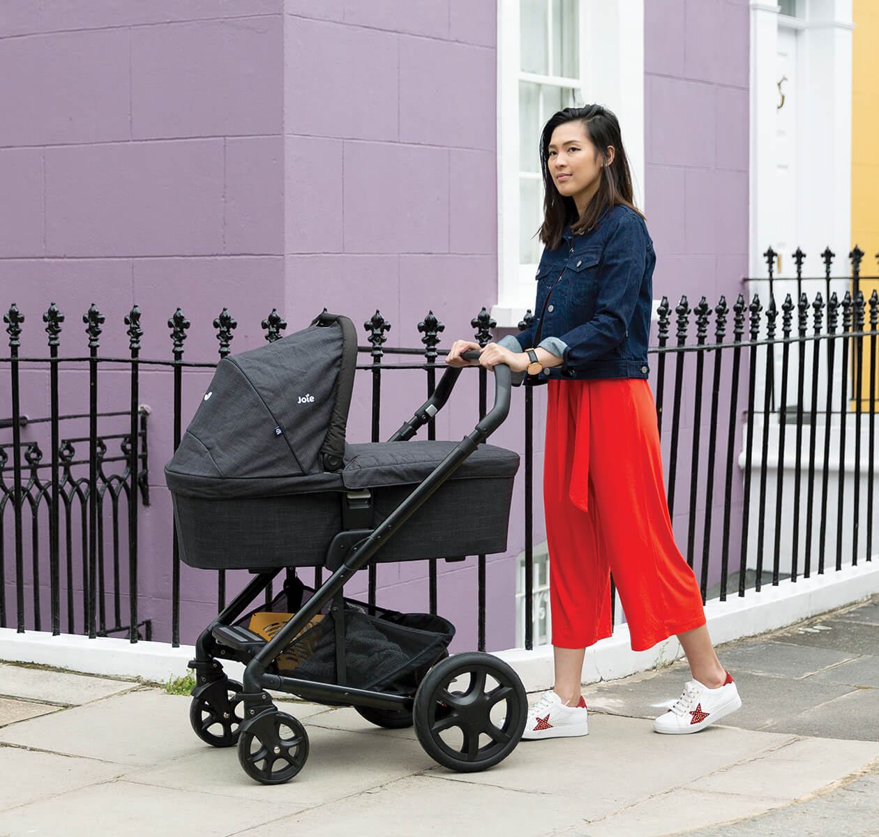 Joie chrome dlx pram 4in1 gravity fold